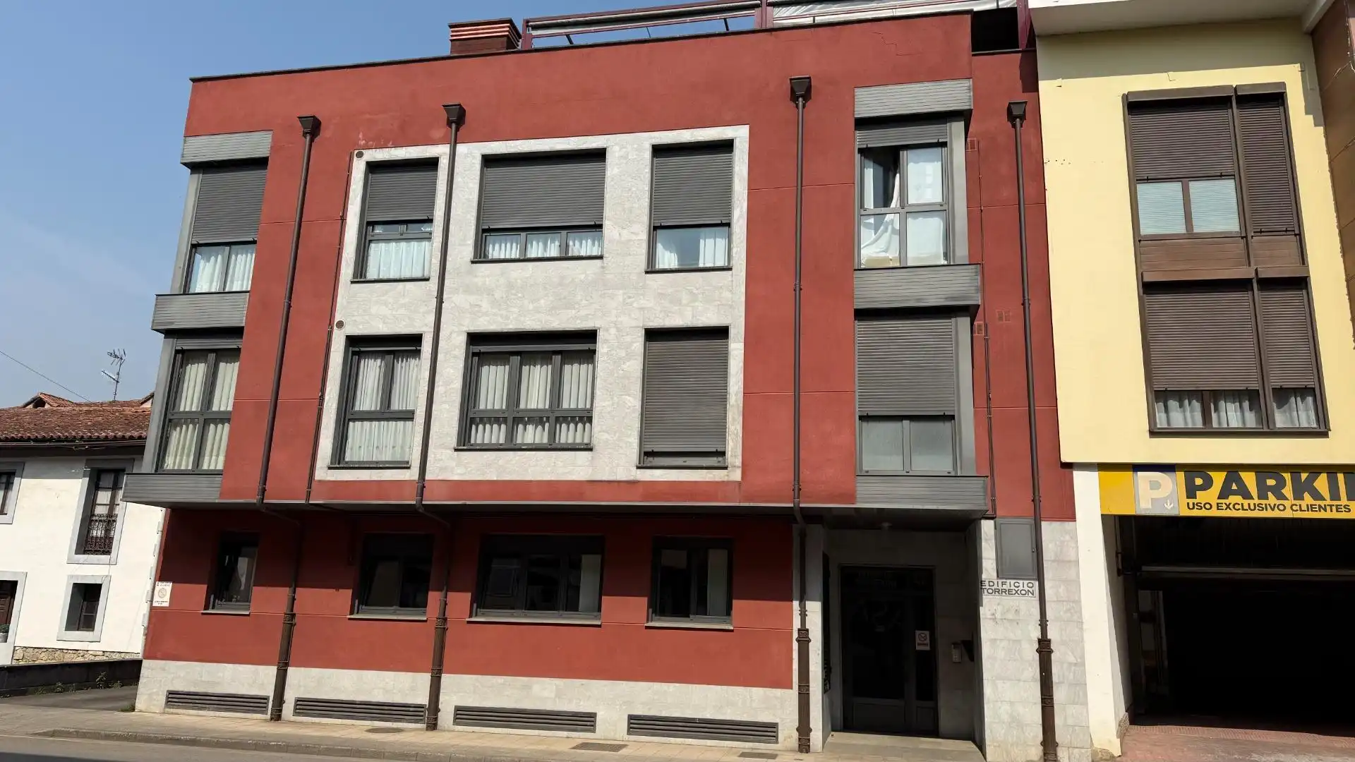 Vista exterior de Piso en venta en Llanes con Trastero
