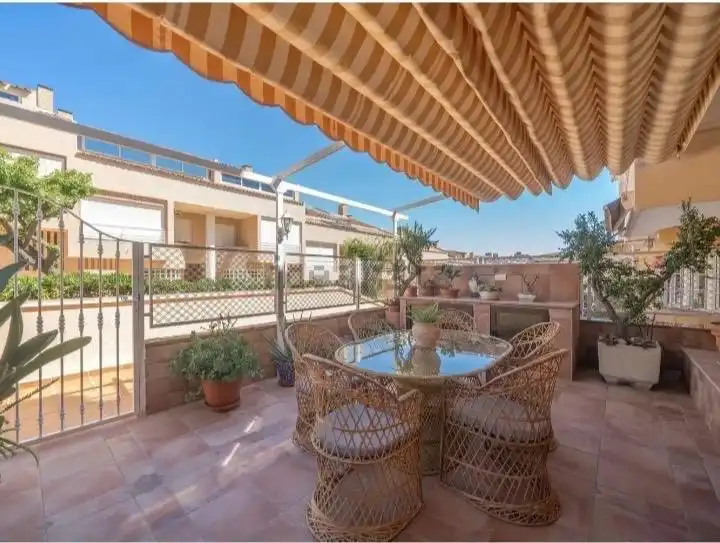 Terraza de Casa adosada en venta en Alicante / Alacant con Aire acondicionado, Calefacción y Jardín privado