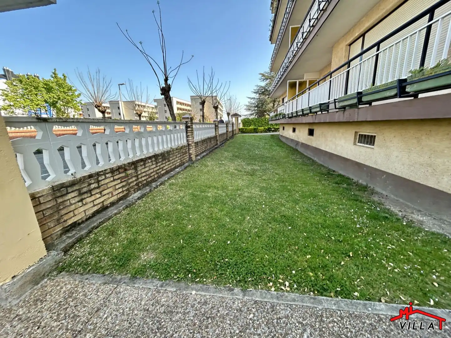 Jardín de Piso en venta en Laredo con Terraza y Amueblado