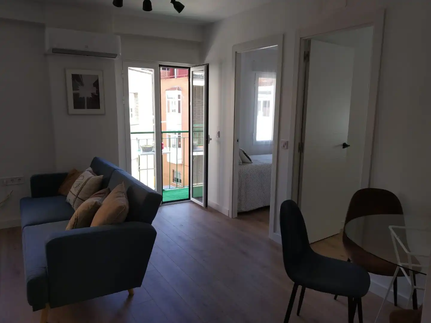 Living room of Flat for sale in Getafe  with Air Conditioner, Heating and Parquet flooring