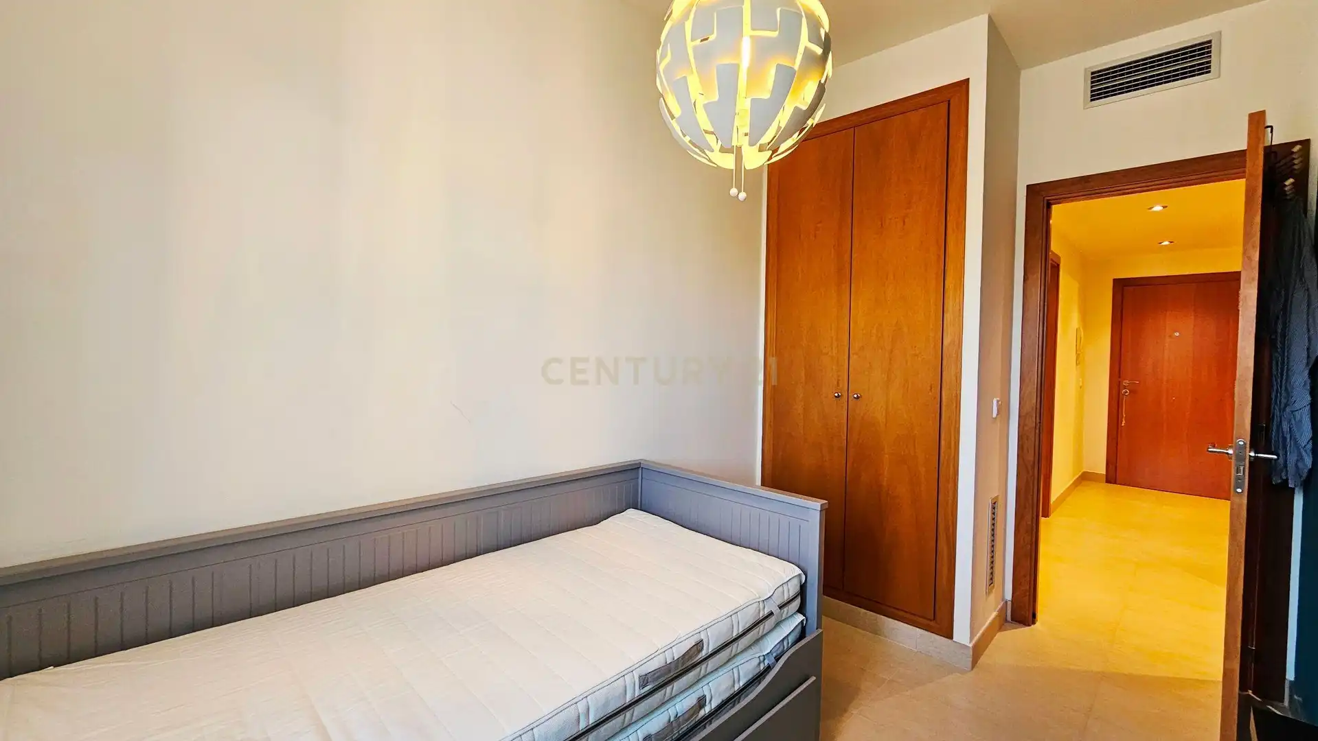 Dormitori de Apartament en venda en Llançà amb Forn, Rentadora i Microones