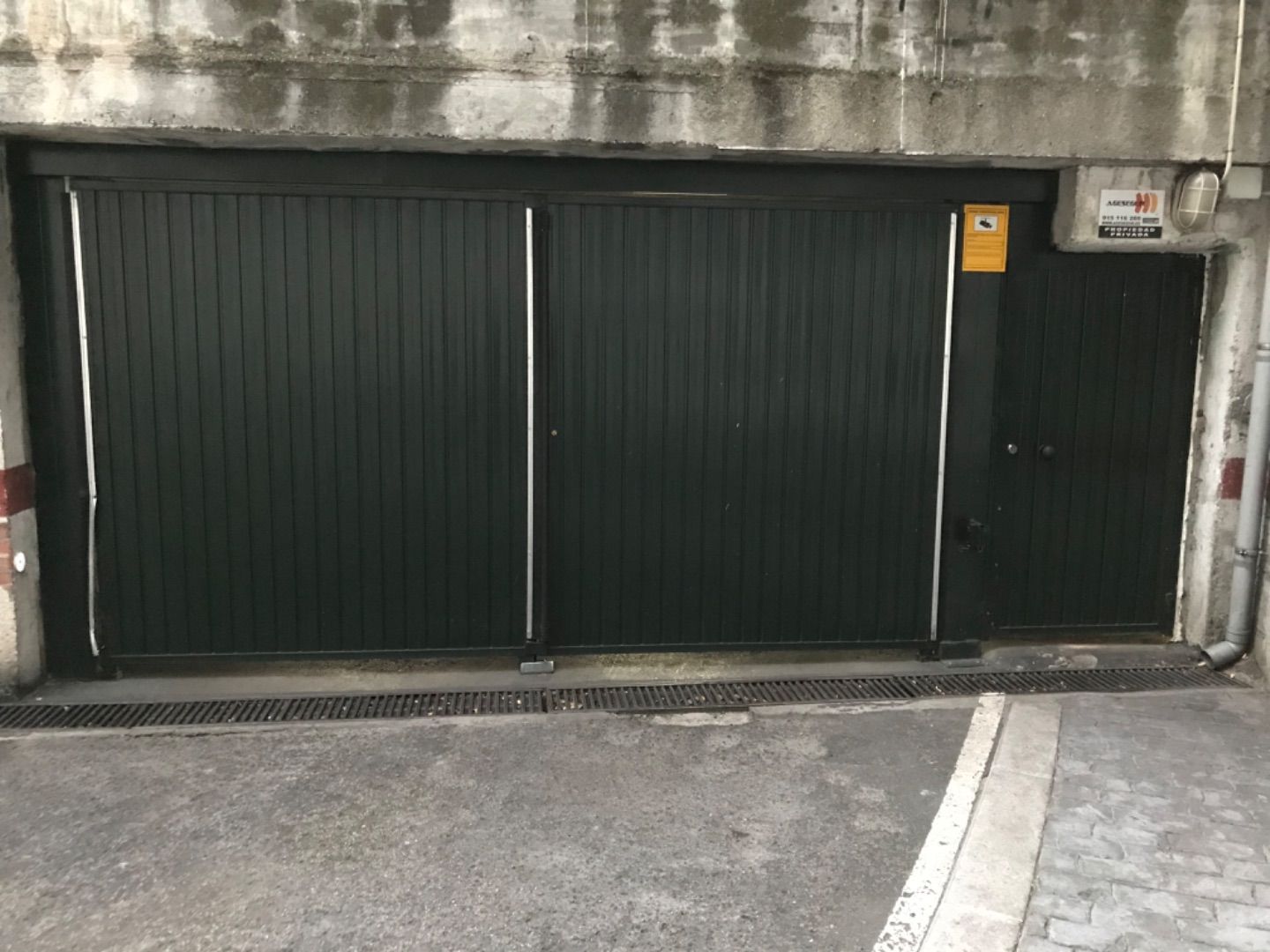 Aparcament de Garatge de lloguer en  Madrid Capital amb Alarma