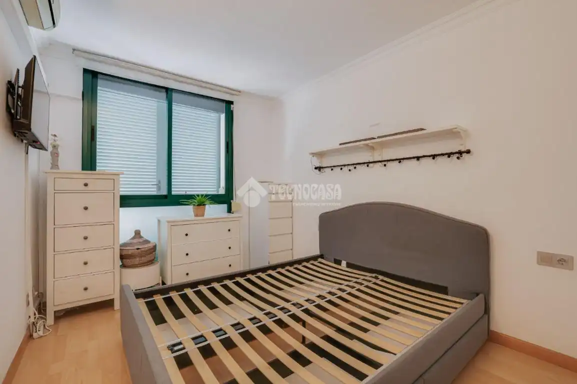Bedroom of Flat for sale in Badalona  with Air Conditioner, Heating and Parquet flooring