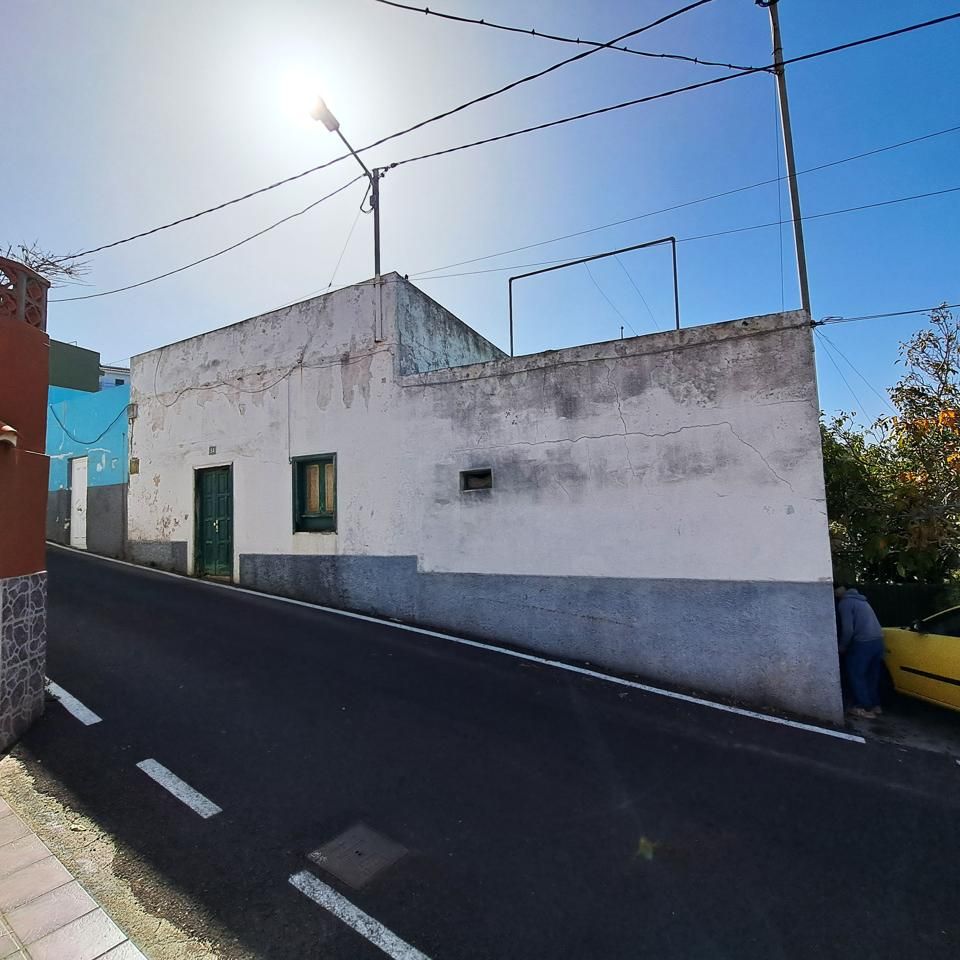 Exterior view of House or chalet for sale in El Sauzal