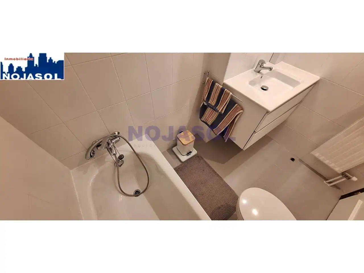 Baño de Piso de alquiler en Noja con Calefacción, Parquet y Amueblado