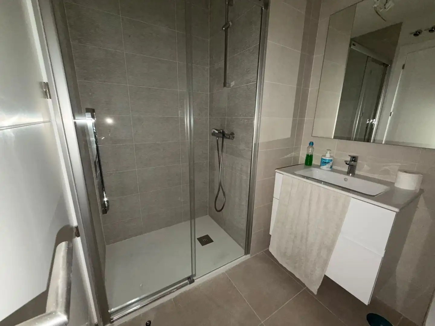 Baño de Piso de alquiler en Sevilla con Aire acondicionado, Calefacción y Terraza
