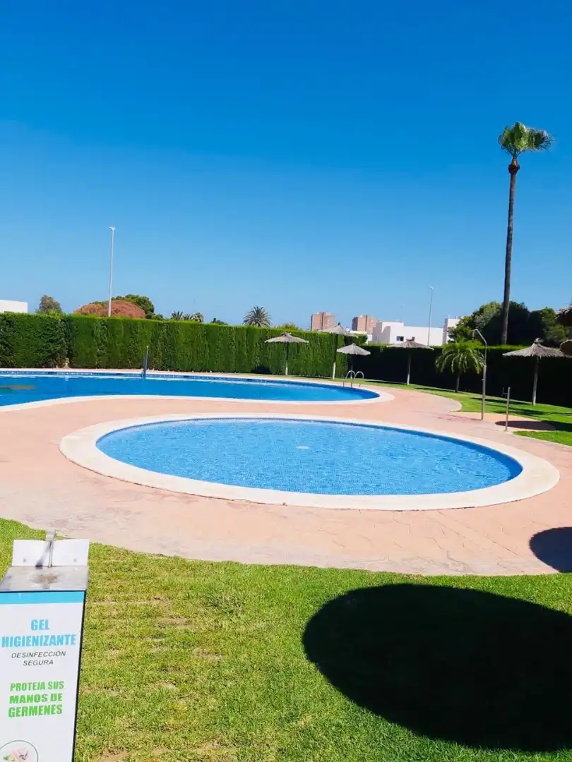 Piscina de Casa o chalet de alquiler en Orihuela con Aire acondicionado, Calefacción y Terraza