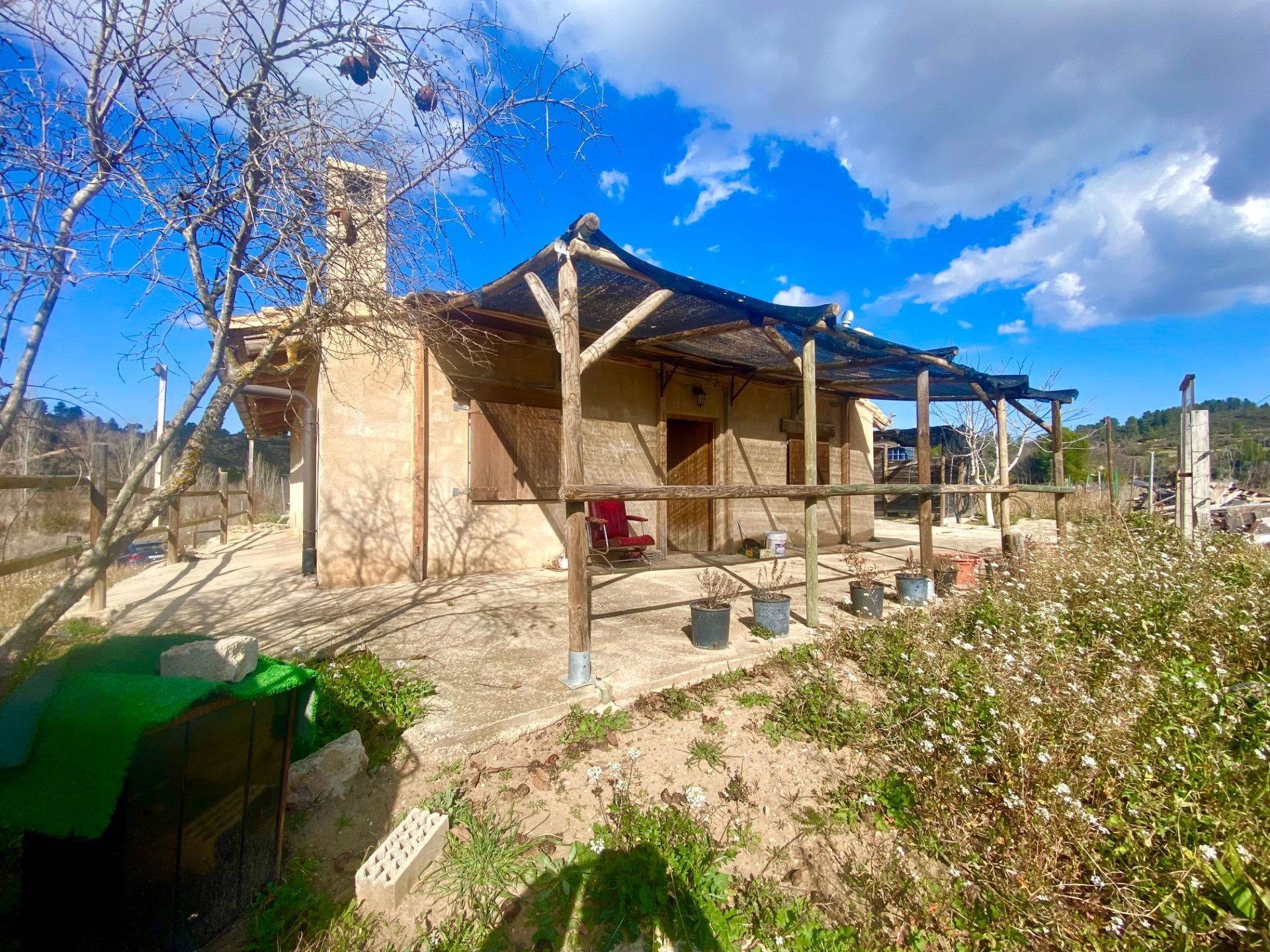 Exterior view of House or chalet for sale in Caseres  with Private garden and Storage room