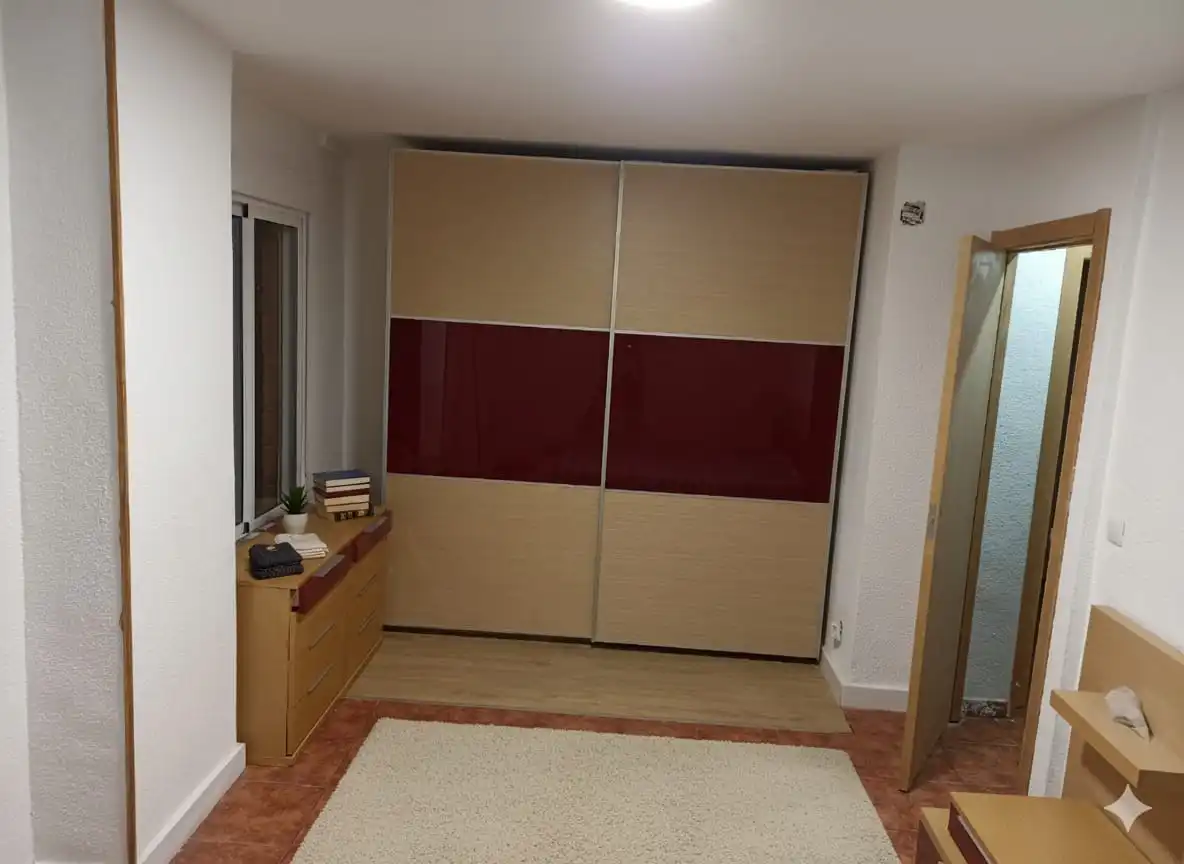 Schlafzimmer von Wohnung zum Verkauf in Alicante / Alacant mit Möbliert und Gemeinschaftspool