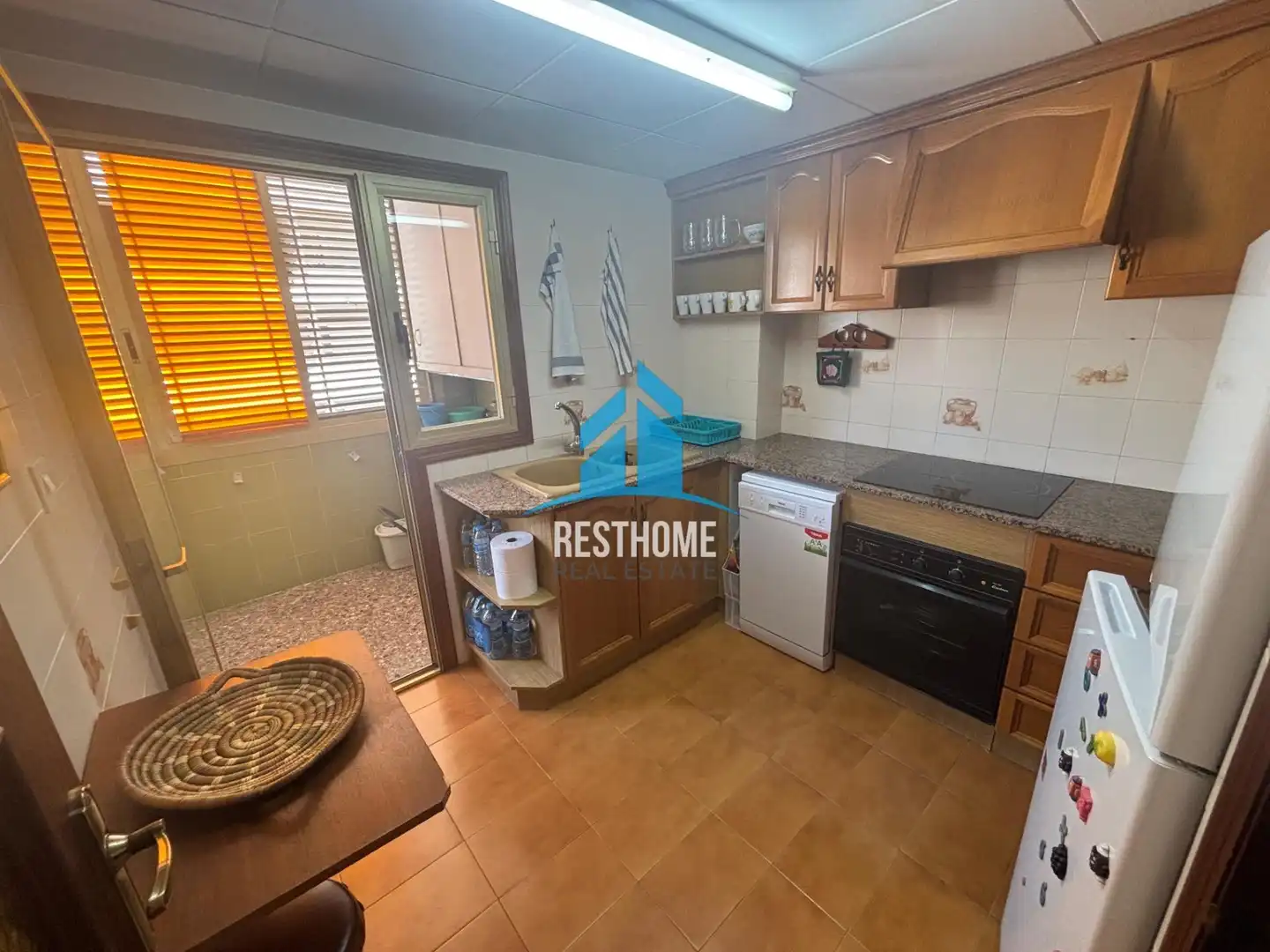 Cocina de Apartamento de alquiler en Cullera con Aire acondicionado, Amueblado y Piscina comunitaria