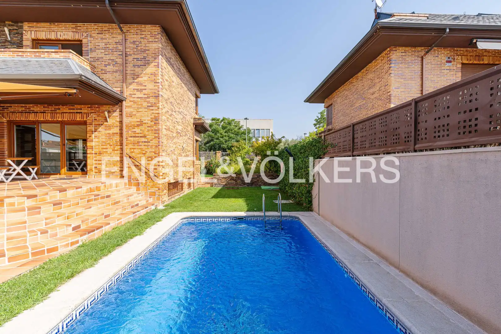 Piscina de Casa o xalet de lloguer en Pozuelo de Alarcón amb Aire condicionat, Calefacció i Jardí privat