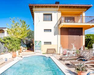 Vista exterior de Casa o xalet en venda en Sant Jaume dels Domenys amb Jardí privat, Terrassa i Piscina