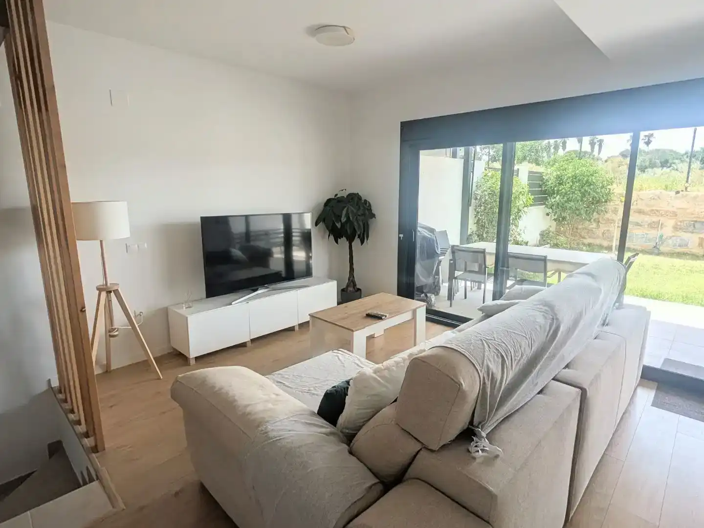 Sala d'estar de Pis en venda en Alhaurín de la Torre amb Aire condicionat, Terrassa i Piscina