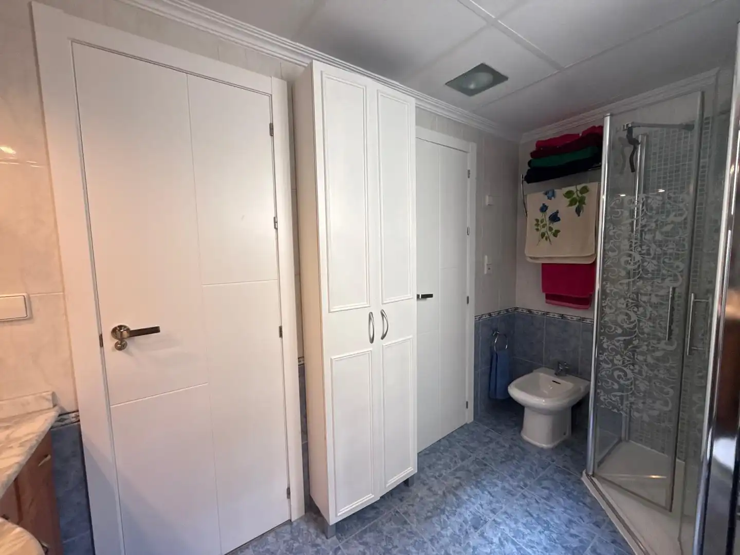 Badezimmer von Wohnung zum Verkauf in Benidorm mit Terrasse, Abstellraum und Möbliert