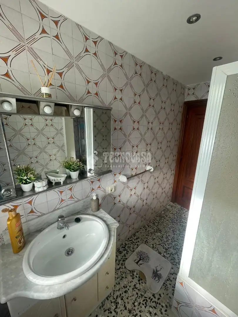 Baño de Piso de alquiler en Palencia con Balcón