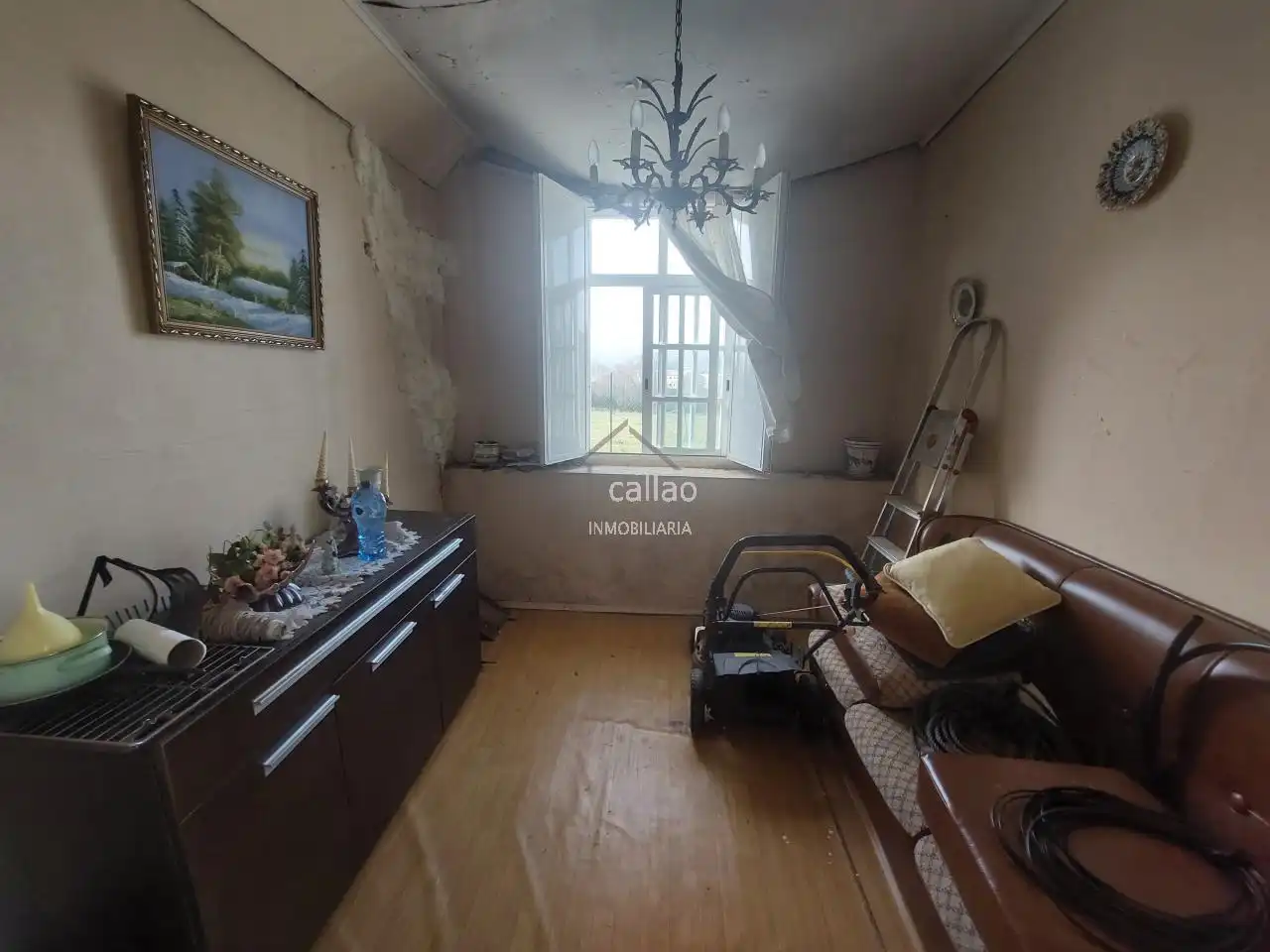 Sala d'estar de Casa o xalet en venda en Ferrol amb Jardí privat i Traster