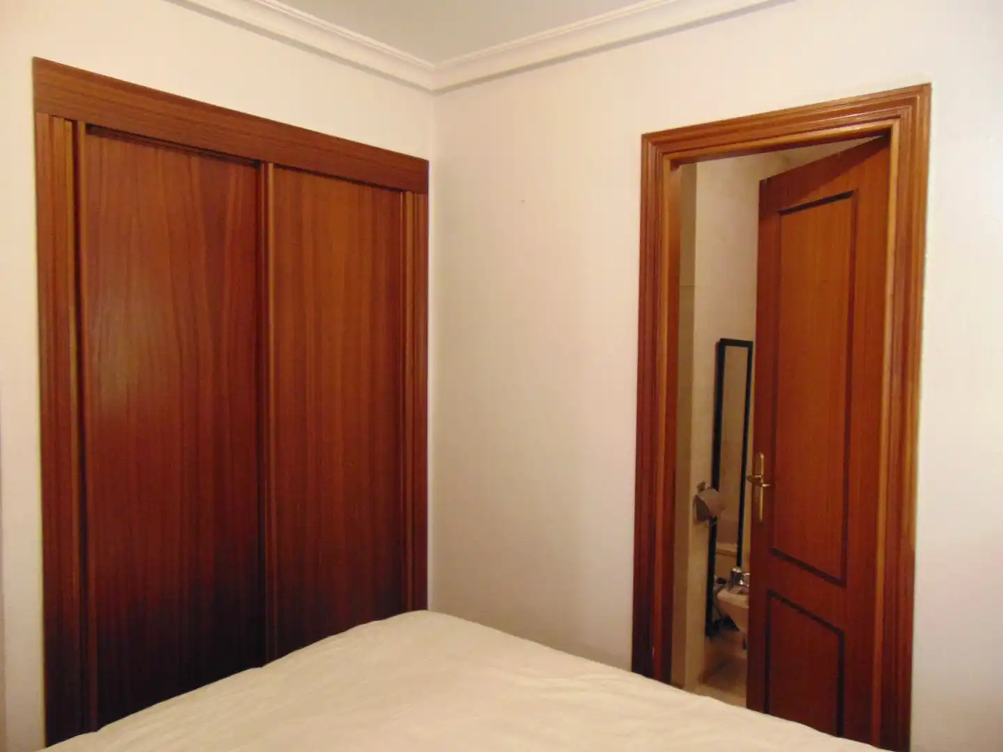 Dormitori de Apartament en venda en Madrid amb Aire condicionat, Moblat i Balcó