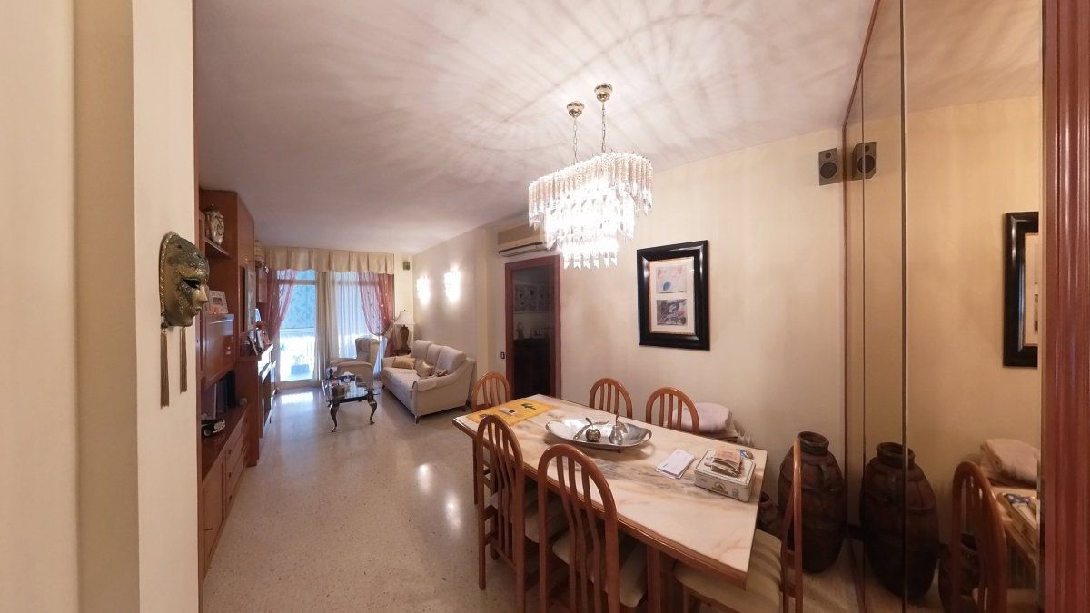 Menjador de Pis en venda en  Barcelona Capital amb Balcó