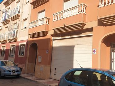 Terraced house for sale in Calle Montejícar 7G