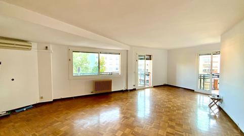 Foto 5 de Piso en venta en  Mossen Jacint Verdaguer, Can Farrerons, Barcelona