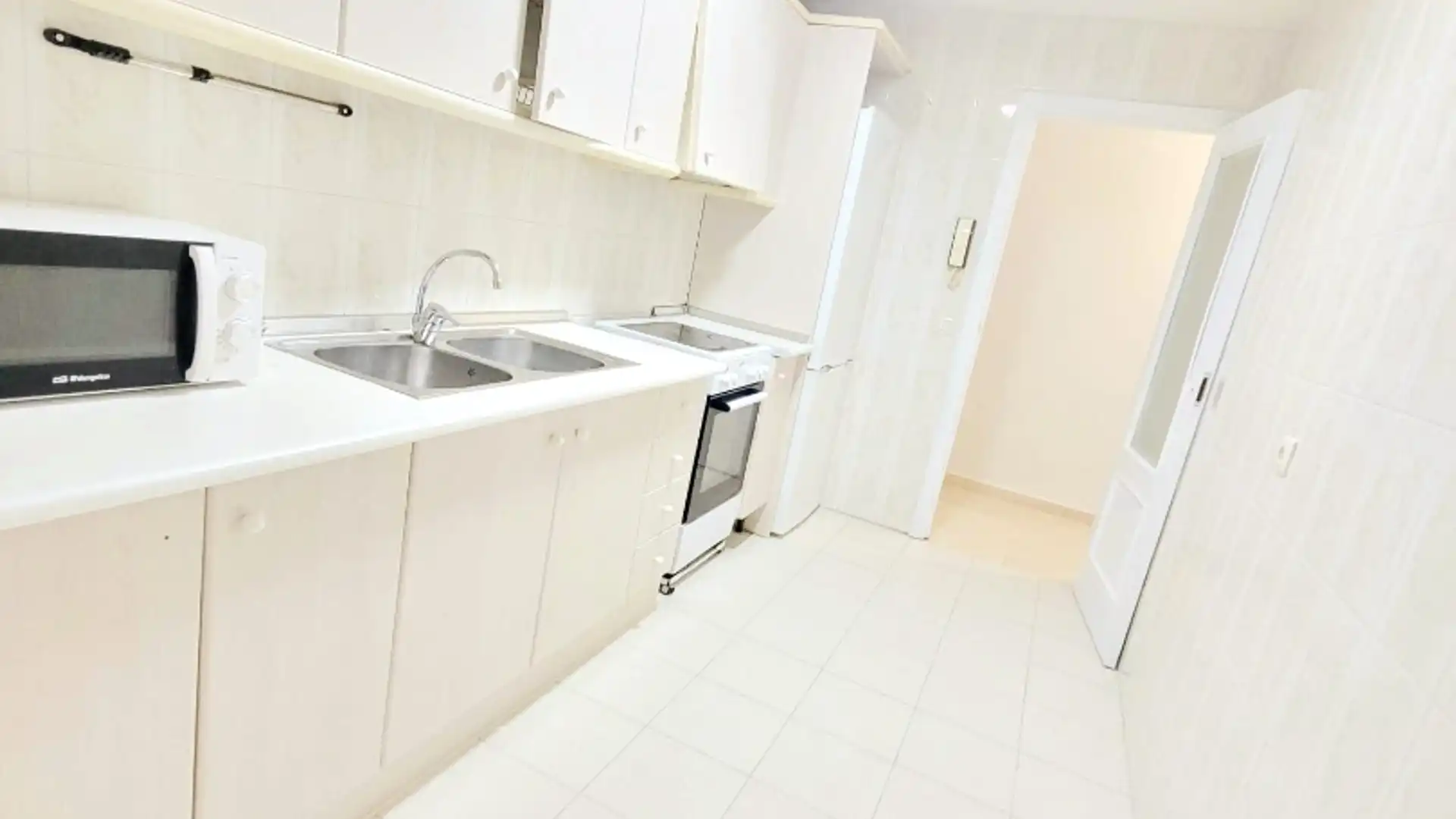 Cuina de Pis en venda en Ciudad Real Capital amb Calefacció i Terrassa