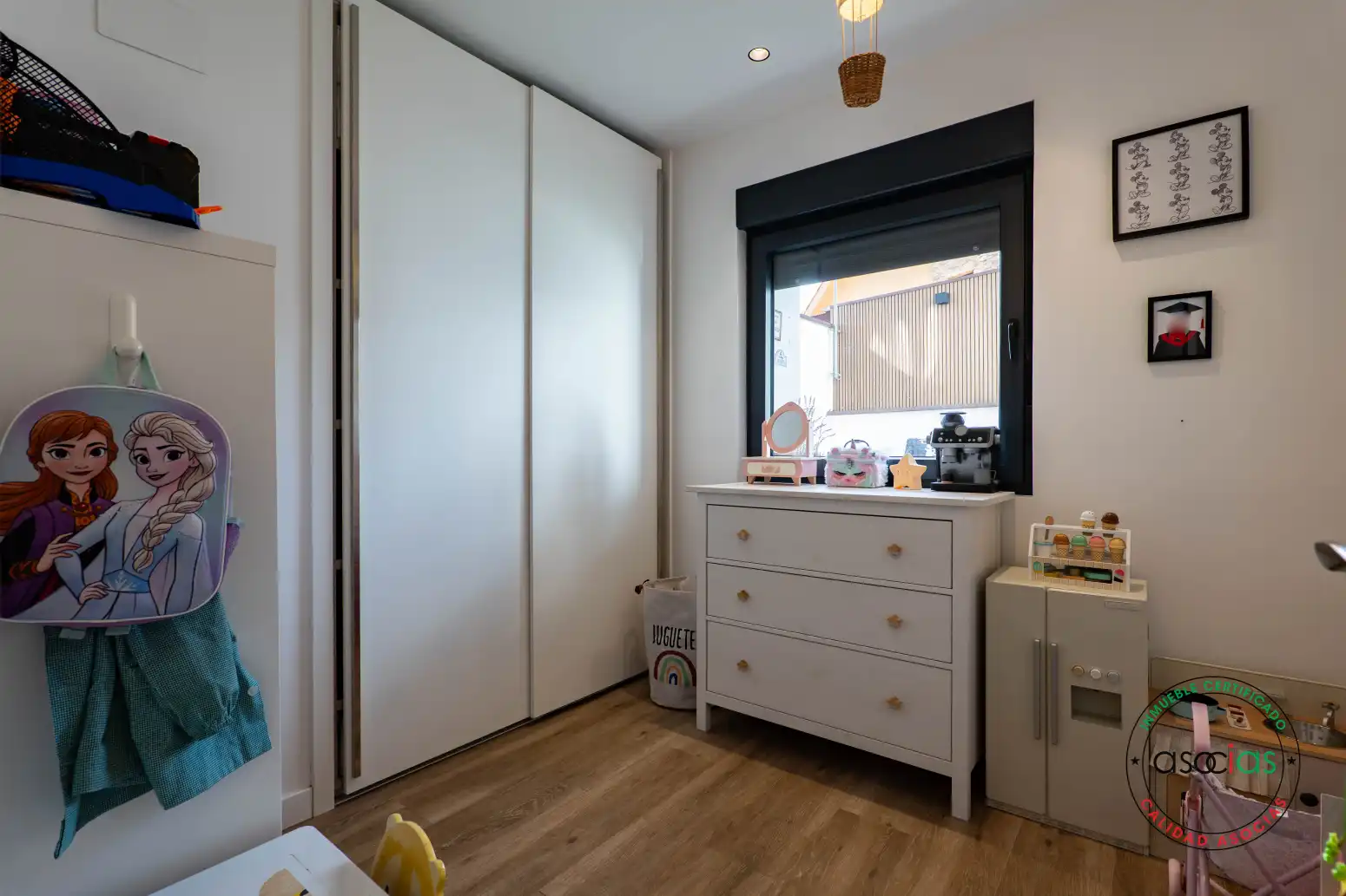 Habitación de Piso en venta en Gijón  con Calefacción, Terraza y Trastero