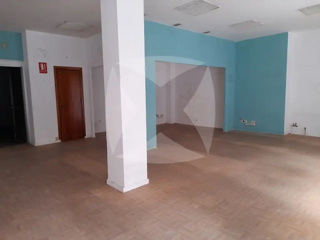 Local comercial en venda a Calle Antonio Reyes Huertas, imagen 4