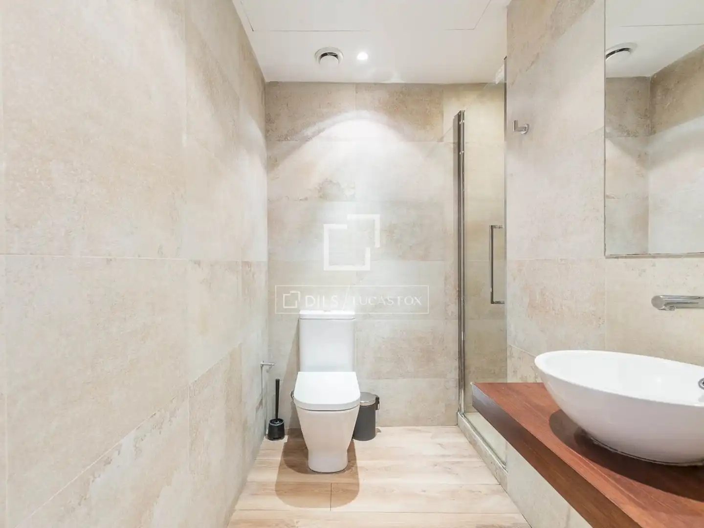 Baño de Piso en venta en Barcelona con Aire acondicionado y Calefacción