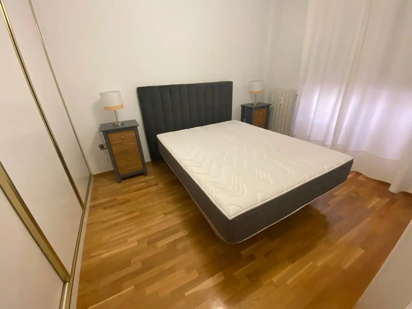 Dormitori de Pis de lloguer en Albacete amb Aire condicionat, Calefacció i Parquet