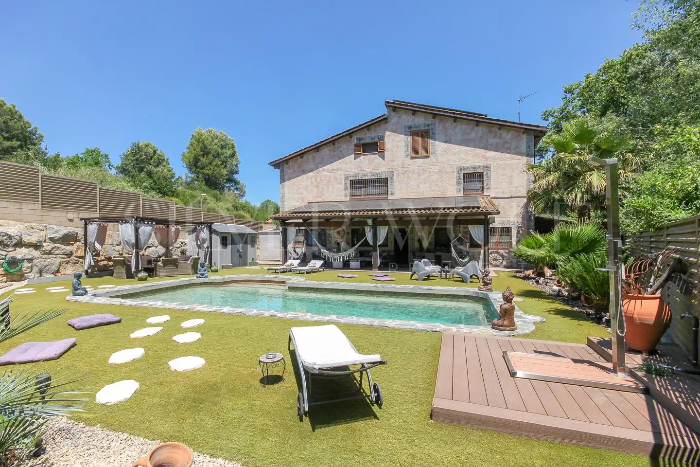 Casa con piscina en venta en calle dels Avellaners, imagen 3
