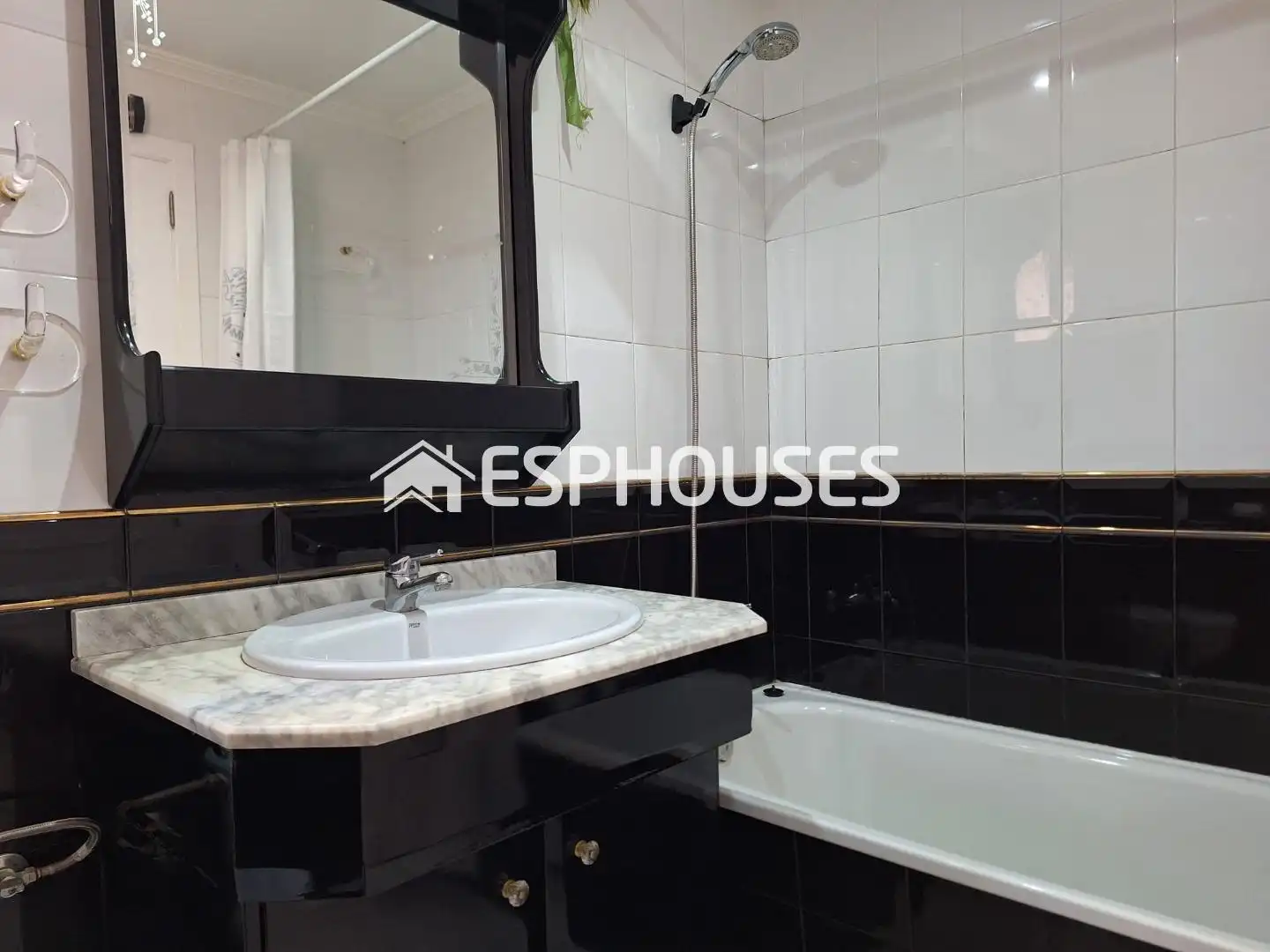 Baño de Apartamento en venta en Guardamar del Segura con Aire acondicionado, Calefacción y Trastero