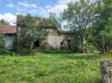 Landhaus mit Garten zum Verkauf in Ceo