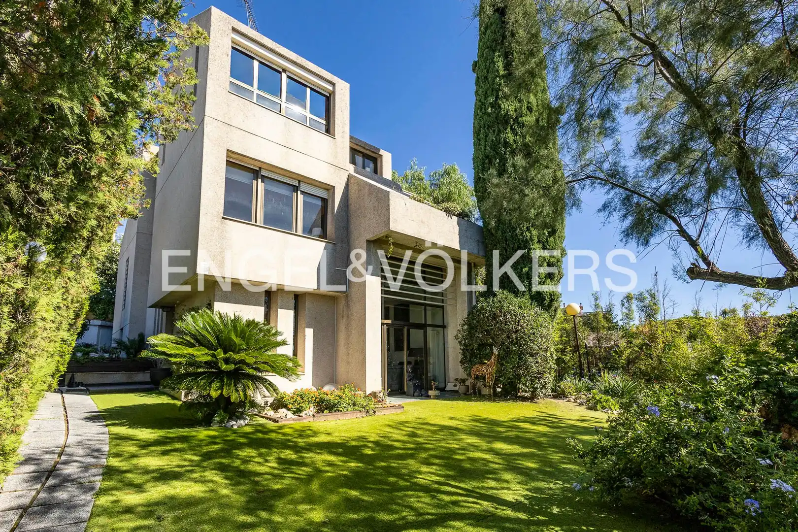 Casa con balcón en venta en La Miranda, imagen 4