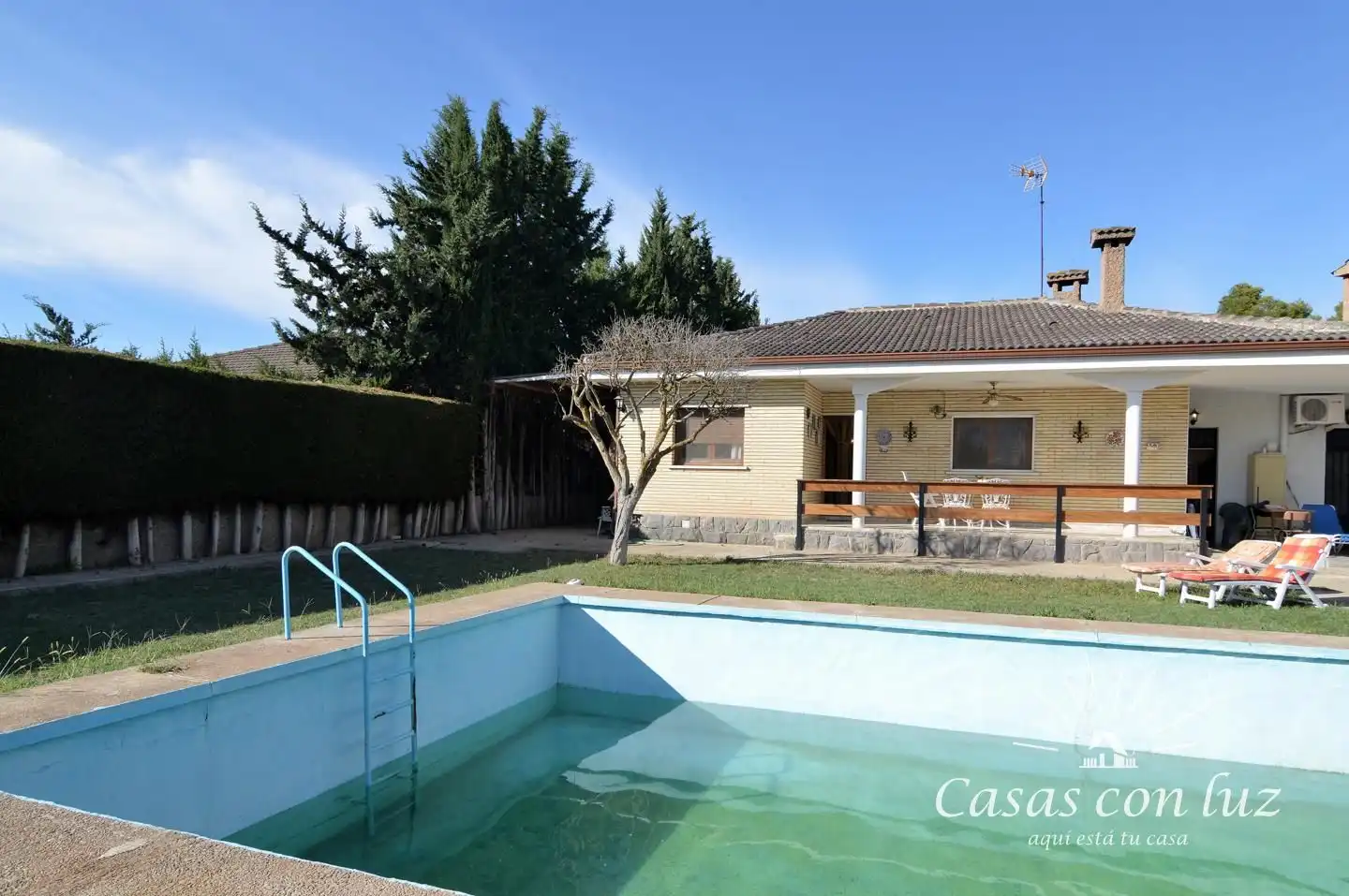 Piscina de Casa adosada en venda en Zaragoza amb Jardí privat, Traster i Piscina