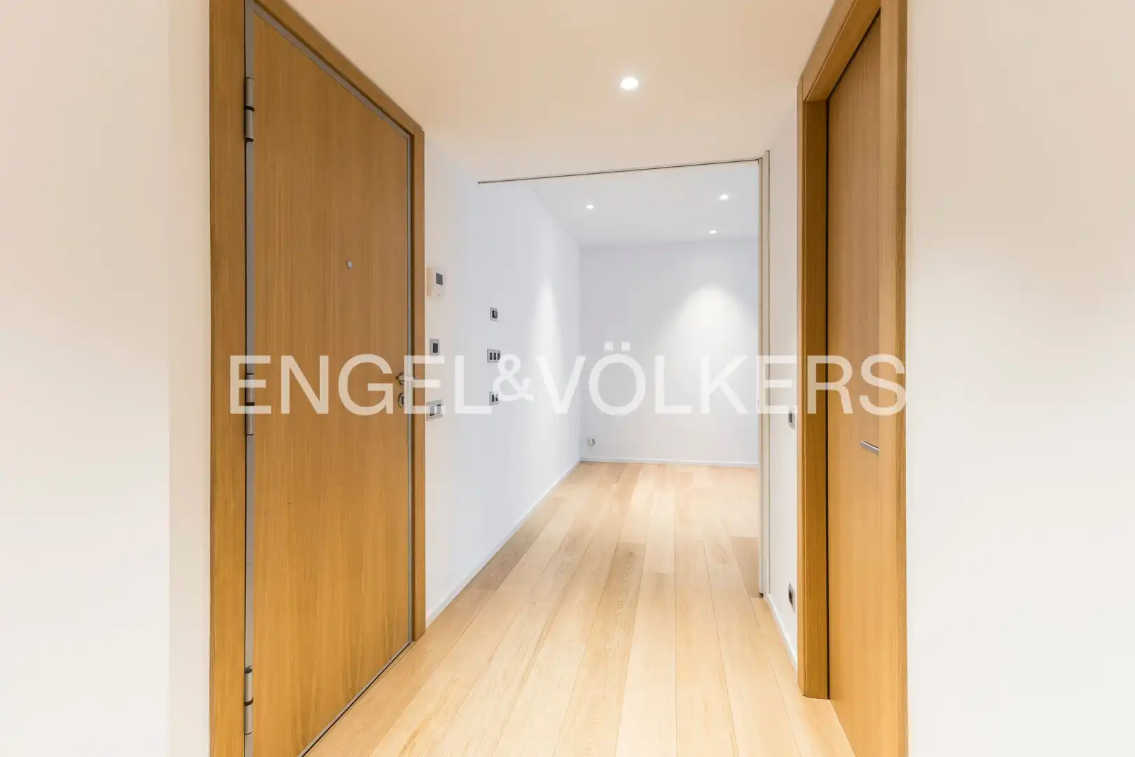 Flat for rent in Madrid  with Air Conditioner, Heating and Storage room