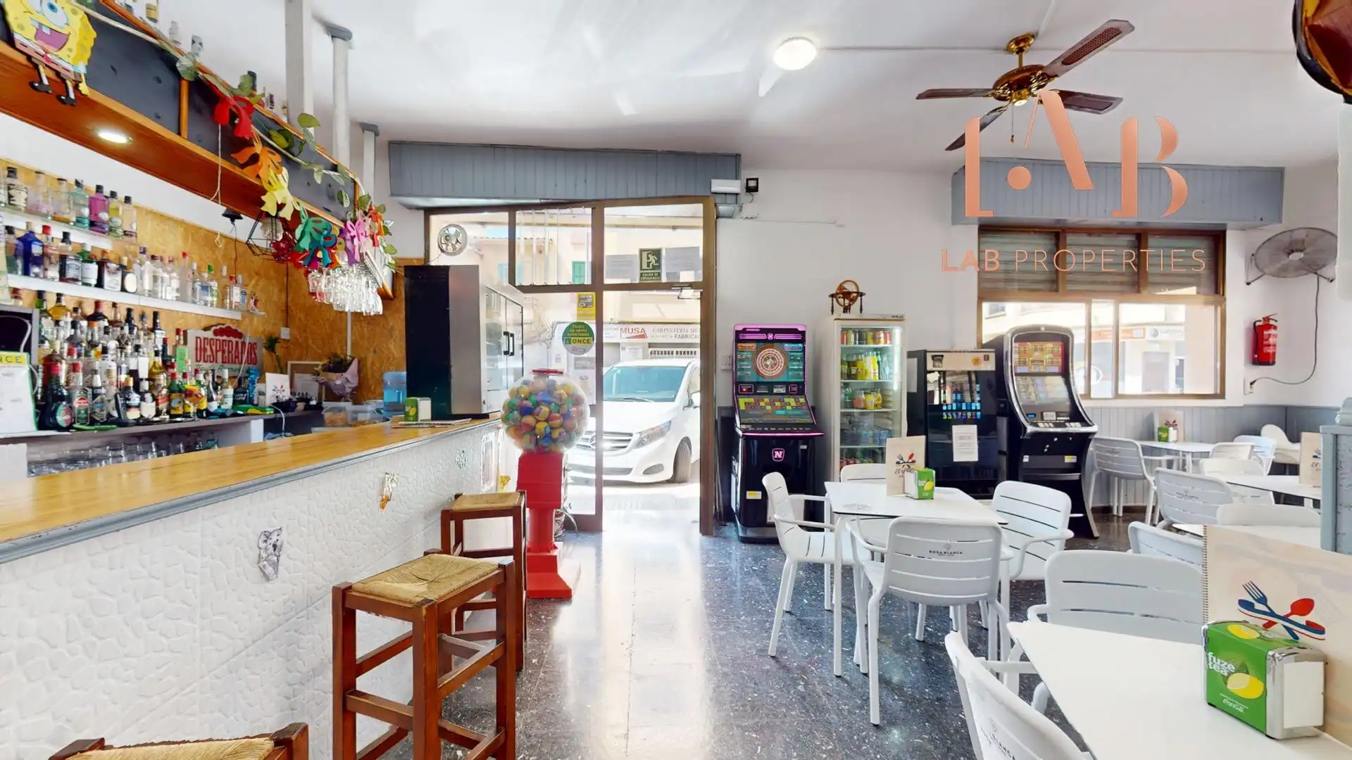 Commercial properties for rent in  Palma de Mallorca  with Air Conditioner and Furnished