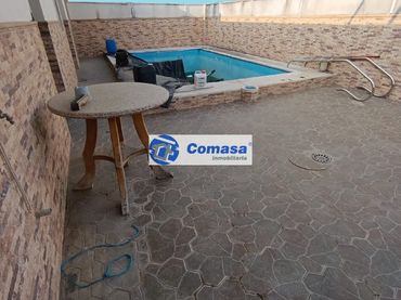 Casa con piscina en venta en Martos