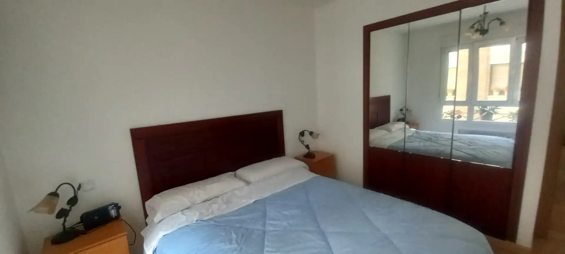 Dormitori de Pis de lloguer en Gijón  amb Calefacció, Parquet i Moblat
