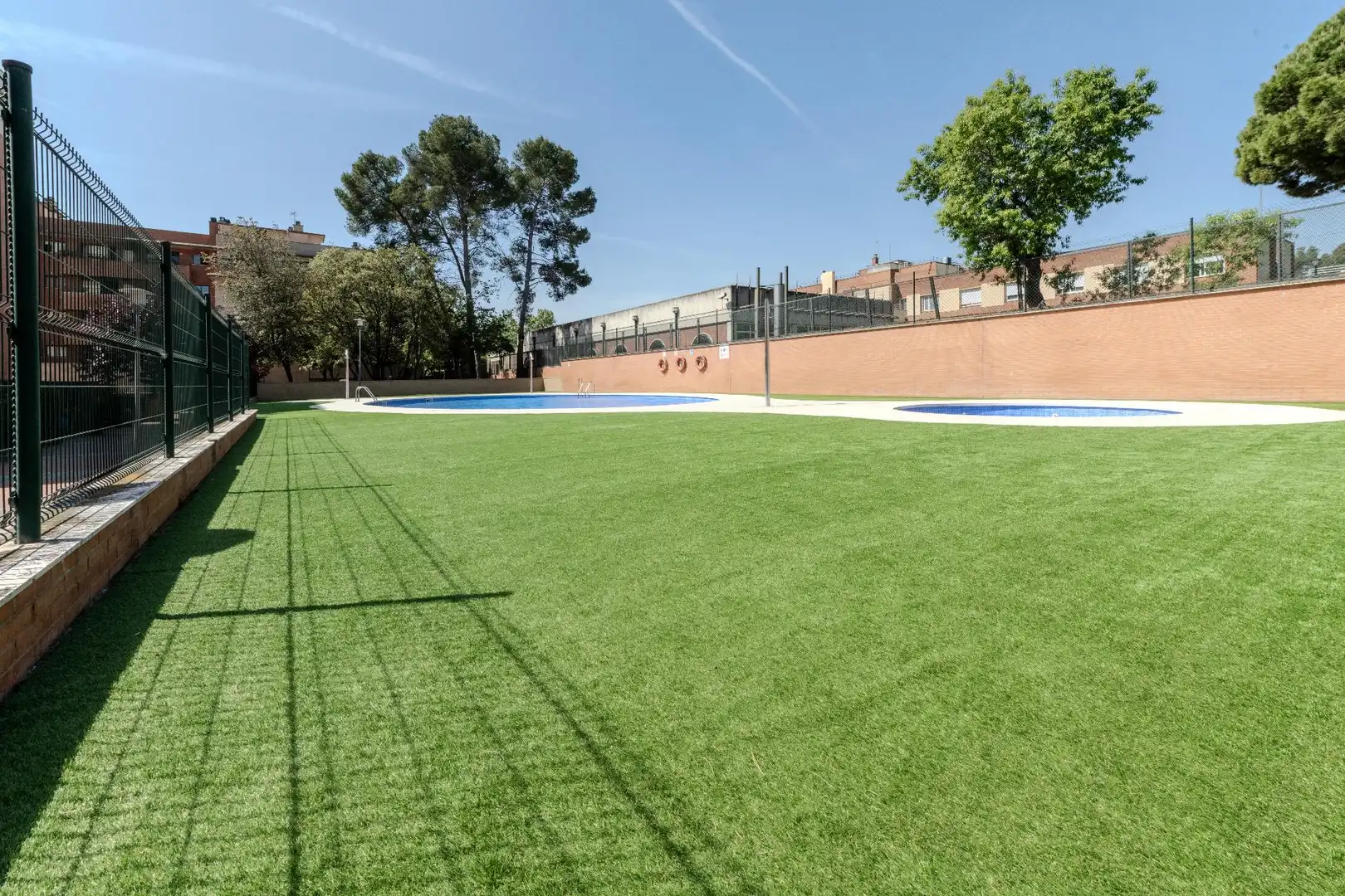 Piscina de Planta baja en venta en Sabadell con Aire acondicionado, Calefacción y Jardín privado