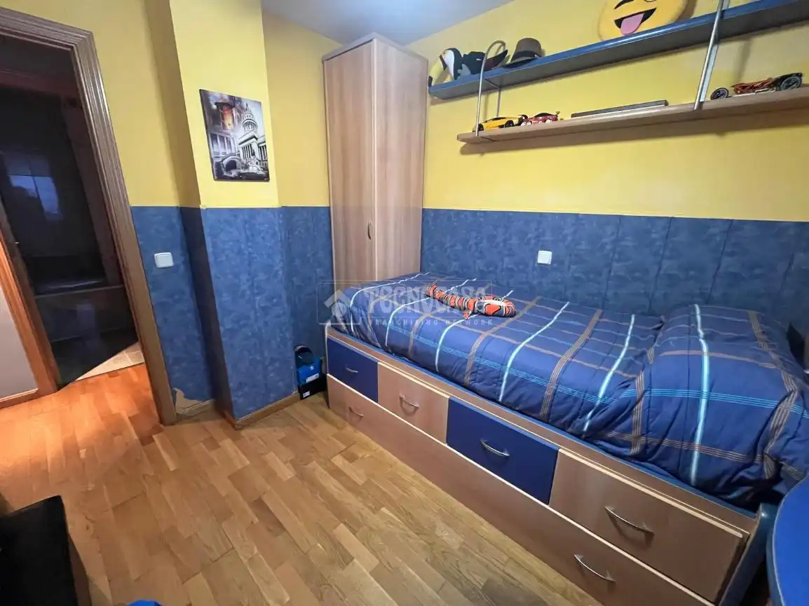 Habitación de Piso en venta en Humanes de Madrid con Calefacción, Trastero y Balcón