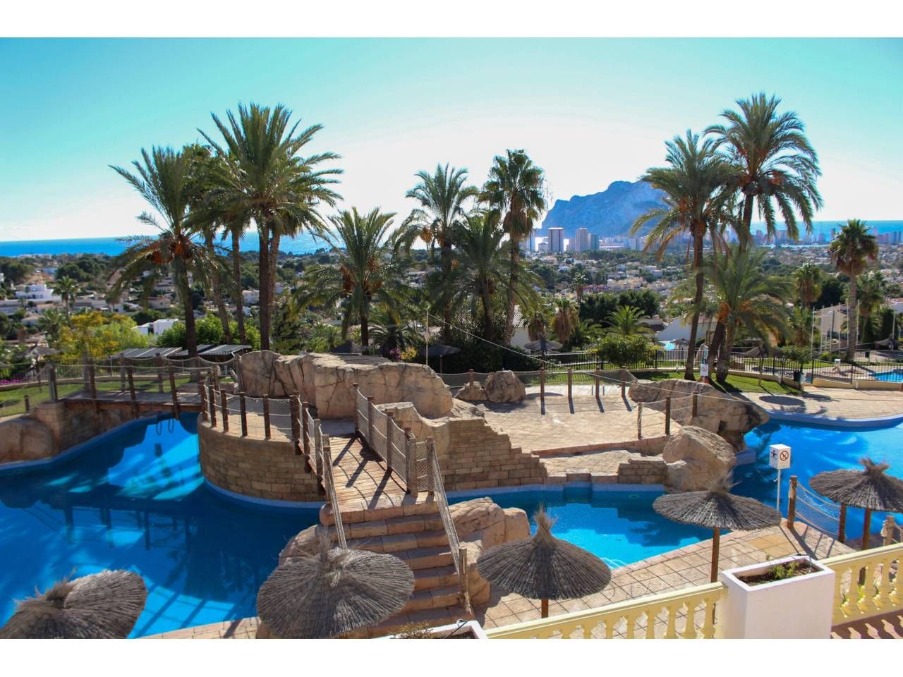 Piscina de Casa adosada en venda en Calpe / Calp amb Aire condicionat, Terrassa i Moblat