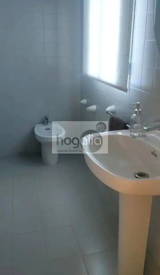 Baño de Piso de alquiler en Sevilla con Aire acondicionado, Amueblado y Balcón