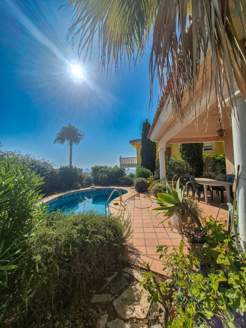 Jardí de Casa o xalet en venda en Fuengirola amb Aire condicionat, Jardí privat i Terrassa