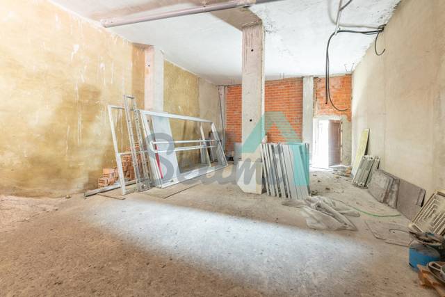 Local comercial en Venta en Tenderina Baja en Fozaneldi - Tenderina