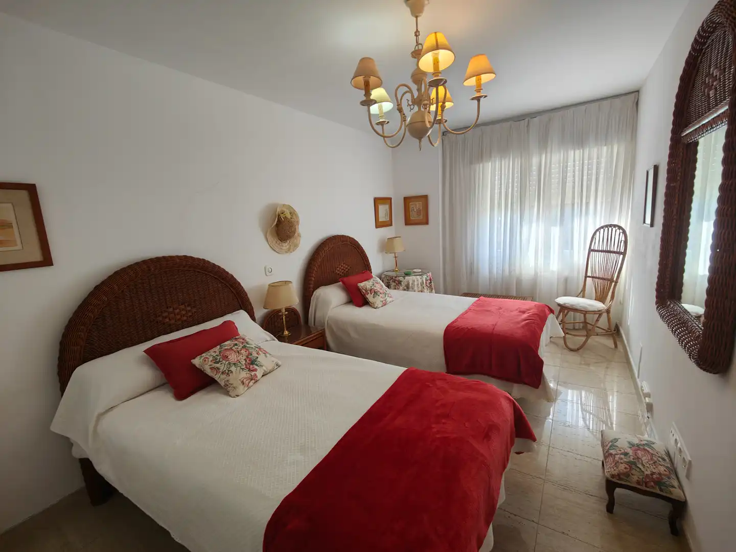 Habitación de Planta baja de alquiler en Suances con Calefacción, Terraza y Amueblado