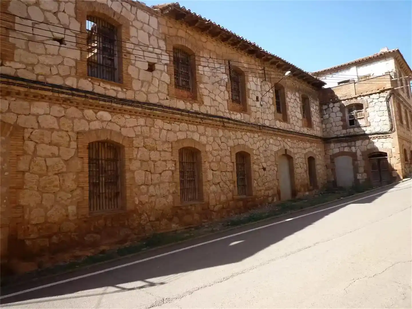 Vista exterior de Casa adosada en venda en Alfambra