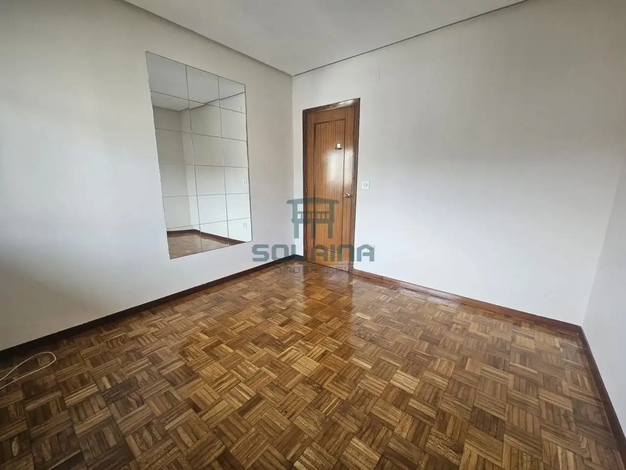 Schlafzimmer von Wohnung zur Miete in Ourense Capital  mit Heizung, Parkett und Abstellraum