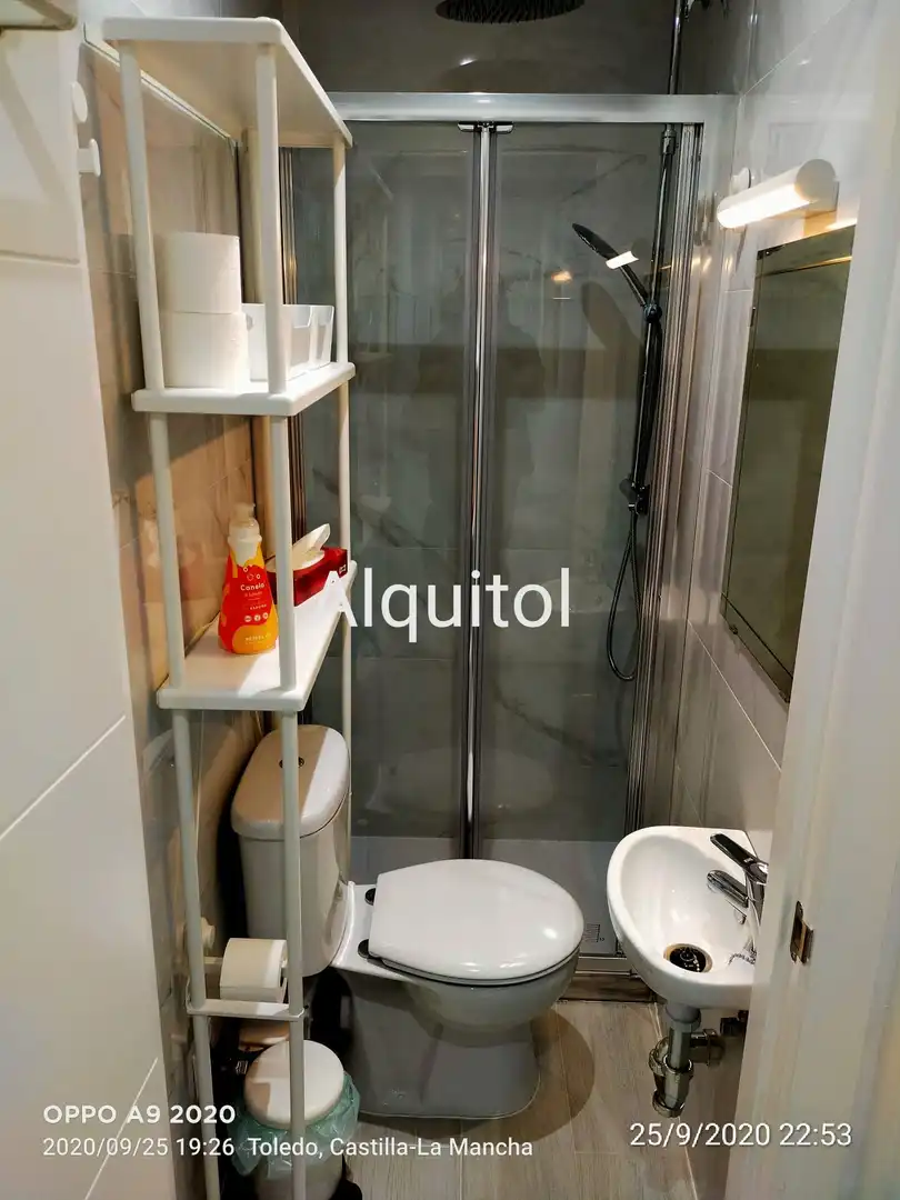 Bathroom of Flat for rent in Toledo  with Air Conditioner, Heating and Terrace