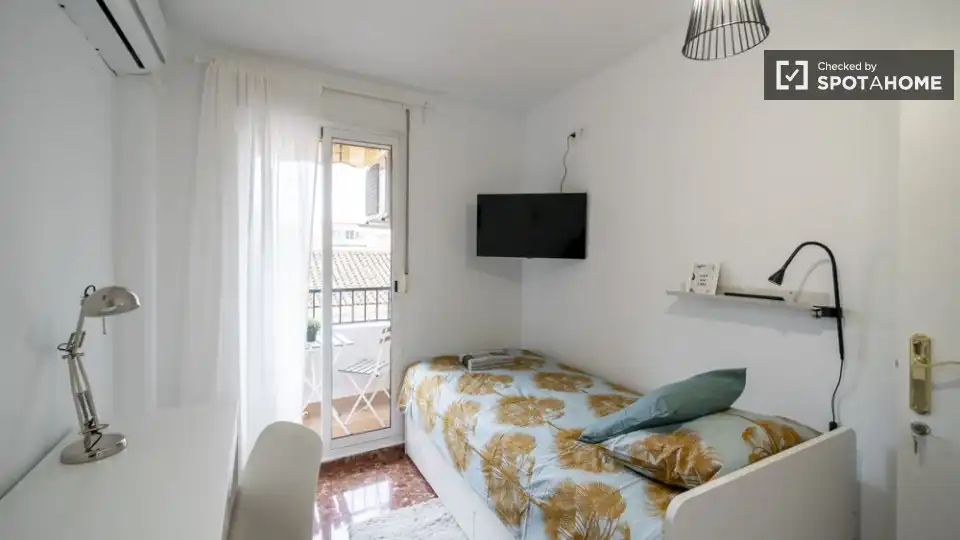 Habitación de Piso de alquiler en Burjassot con Aire acondicionado, Calefacción y Amueblado