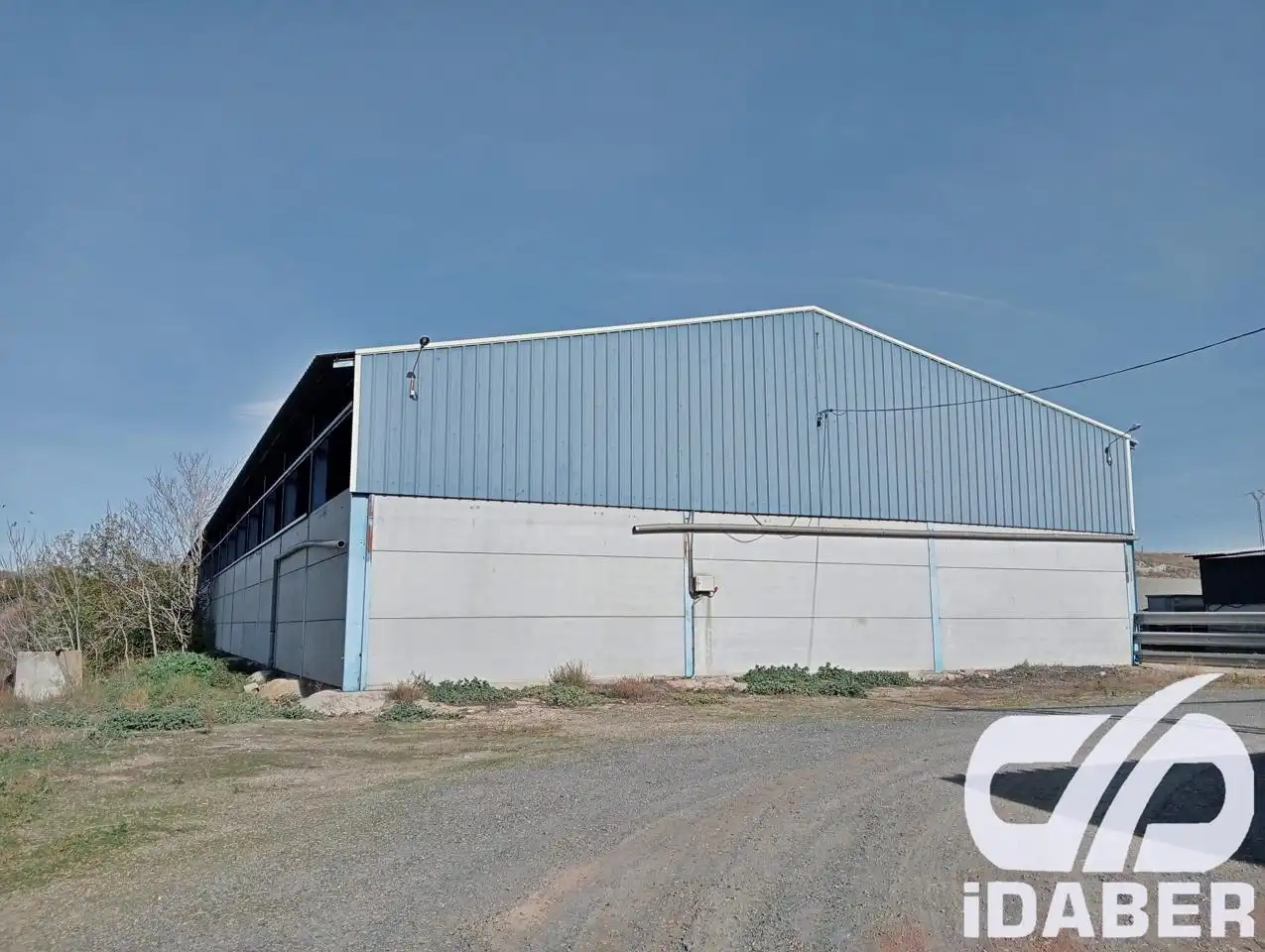 Vista exterior de Nau industrial de lloguer en Esquivias